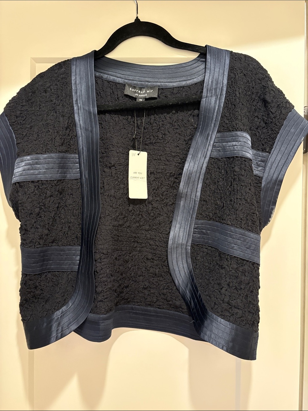 NWT Textured Short-Sleeve Open Cardigan/Bolero in Black